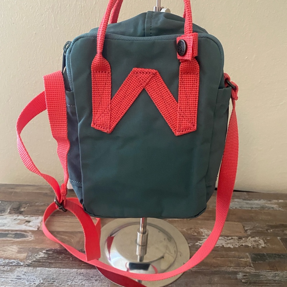 Fjallraven Kånken Mini Backpack/ Crossbody in Green and Coral - Picture 4 of 12